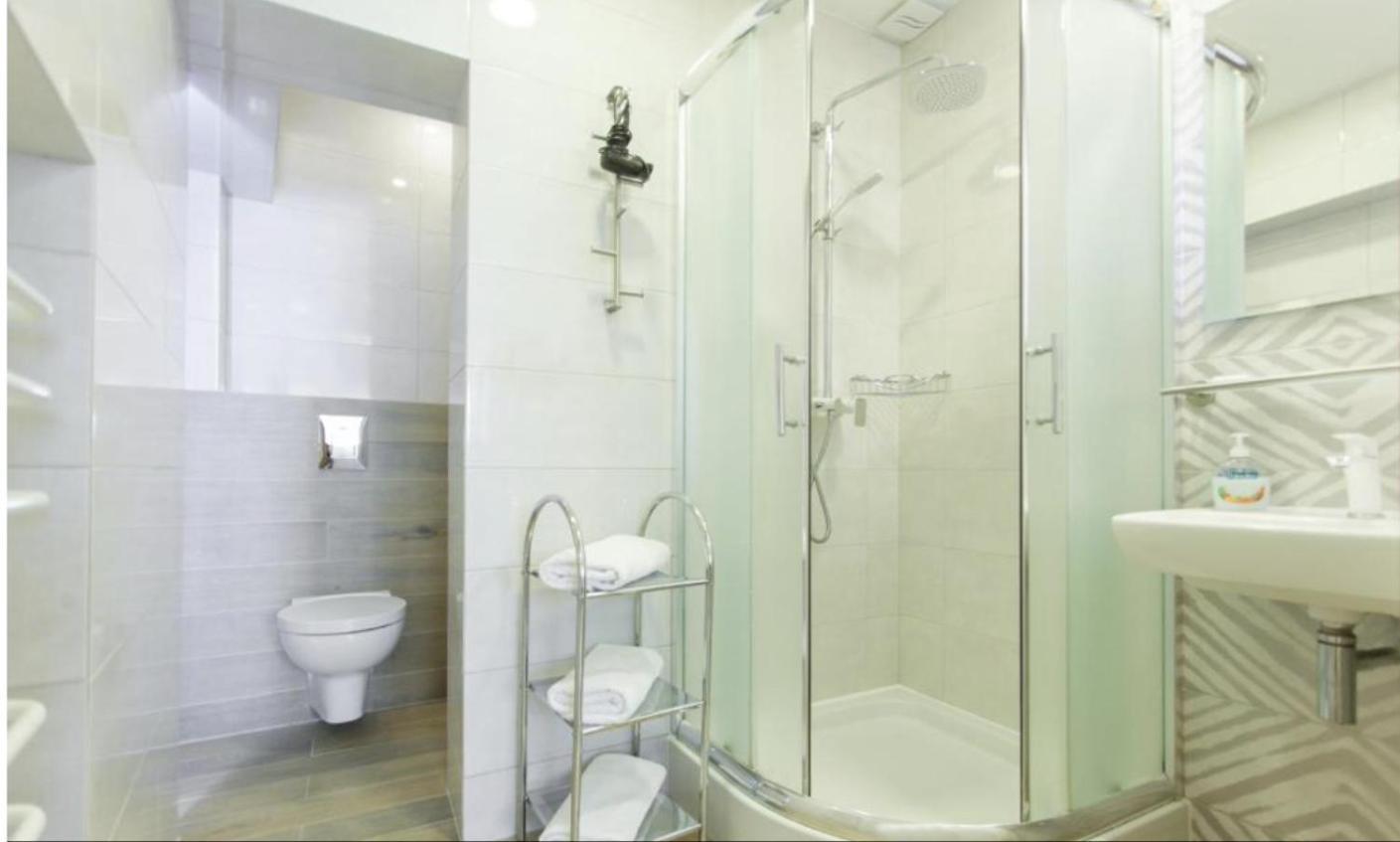 Villa Anna - Noclegi Rooms - Free Parking, Taras, 1500M Do Starowki — Zdjęcia 3